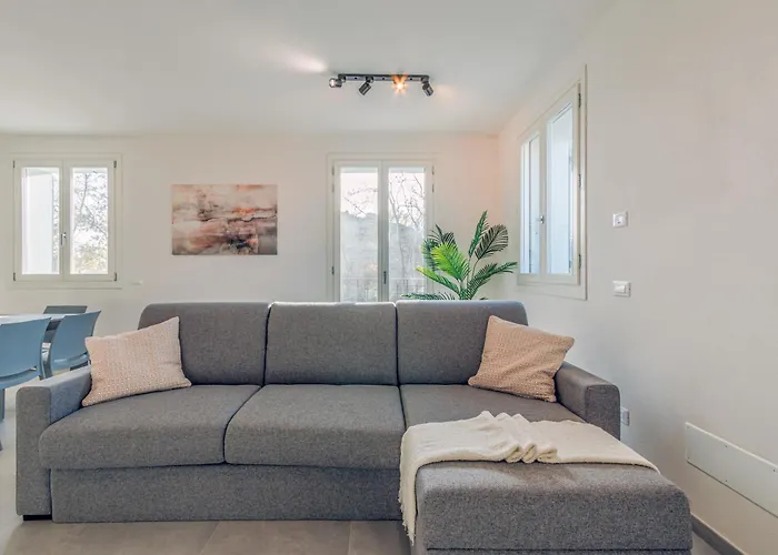 شقة Bellaria Palace - Near The Of Ferrari By Movebnb