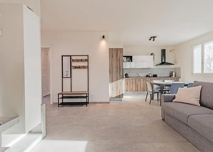 Bellaria Palace - Near The Of Ferrari By Movebnb مودينا