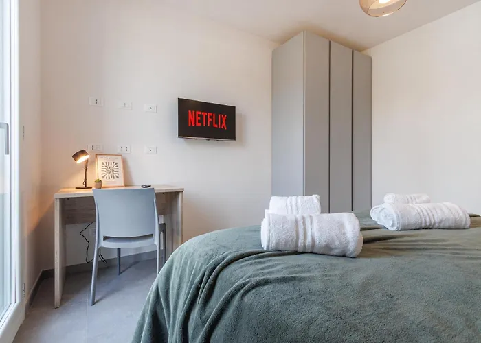 Bellaria Palace - Near The Of Ferrari By Movebnb شقة