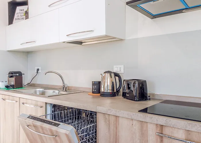 شقة Bellaria Palace - Near The Of Ferrari By Movebnb *